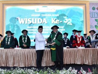 Wakil Menteri Agama Republik Indonesia, Dr. Romo H. Raden Muhammad Syafii, menghadiri wisuda ke-32 Universitas Mathlaul Anwar (UNMA) Banten