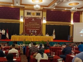 Dewi Setiani dan Iing Andri Supriadi resmi terpilih sebagai pemenang Pilkada Pandeglang 2024. Simak selengkapnya!