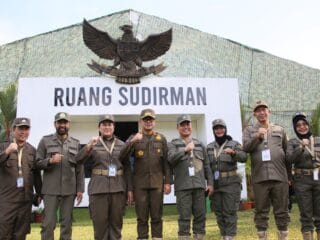 Bupati Pandeglang, Dewi Setiani, berkomitmen atasi kemiskinan ekstrem dan capai swasembada pangan melalui kolaborasi dan kebijakan inklusif.