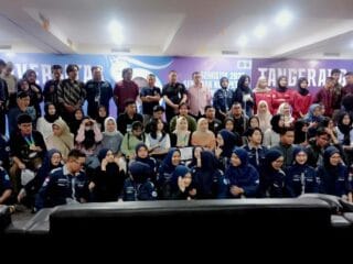 Seminar SEMISTIK 2025 di UMT membahas dampak AI dalam jurnalistik. Temukan peluang dan tantangan di era digital ini!