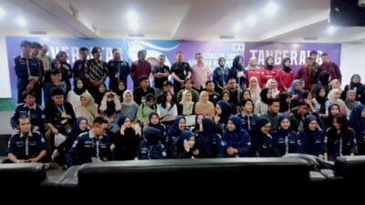 Seminar SEMISTIK 2025 di UMT membahas dampak AI dalam jurnalistik. Temukan peluang dan tantangan di era digital ini!