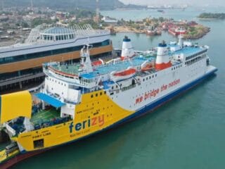 ASDP Indonesia Ferry memperluas digitalisasi tiket di 40+ pelabuhan, memudahkan pemesanan online dan meningkatkan kenyamanan penumpang.