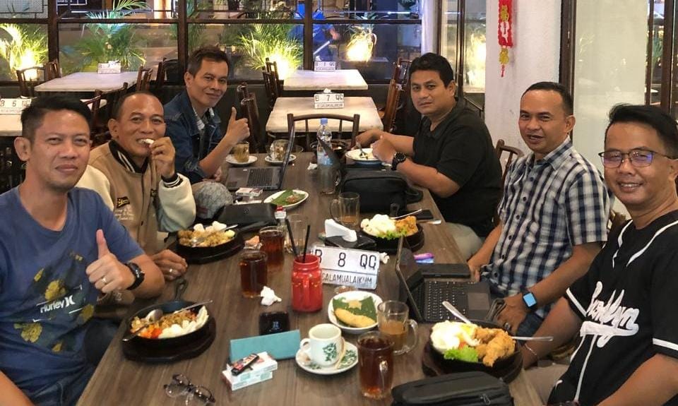 Temukan cara merayakan kebersamaan dengan orang terkasih dan ciptakan momen berharga yang akan dikenang selamanya