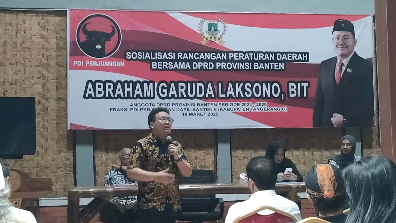 Abraham Garuda Laksono terus perjuangkan Raperda Jaminan Sosial Banten untuk melindungi pekerja nonformal dan wong cilik.