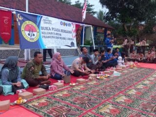 Pramuka SMP 1 Cisoka gelar bukber alumni, rayakan 32 tahun persaudaraan, perkuat silaturahmi dan kepemimpinan bersama.