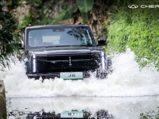 Chery J6, SUV listrik terbaru, laris manis di Indonesia dengan 2.000+ pemesanan. Siap kirim 1.500 unit sebelum Idul Fitri 2025