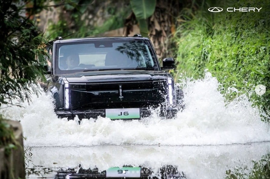 Chery J6, SUV listrik terbaru, laris manis di Indonesia dengan 2.000+ pemesanan. Siap kirim 1.500 unit sebelum Idul Fitri 2025