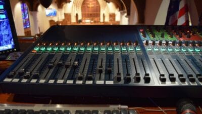 Fader Production menyediakan sewa sound system berkualitas di Jakarta untuk acara Anda. Dapatkan layanan profesional dan peralatan modern!