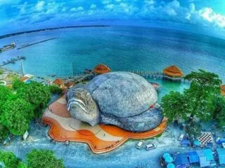 Jelajahi keindahan Karimunjawa, pulau tropis eksotis dengan paket open trip menarik untuk liburan tak terlupakan di Indonesia.