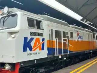 Tiket KAI untuk mudik Lebaran 2025 1,7 juta ludes terjual! Dapatkan informasi terbaru tentang penjualan dan ketersediaan tiket.