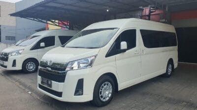 Jelajahi pesona Bandung dengan nyaman! Trans Bandung hadir dengan armada modern dan layanan profesional untuk perjalanan tak terlupakan.