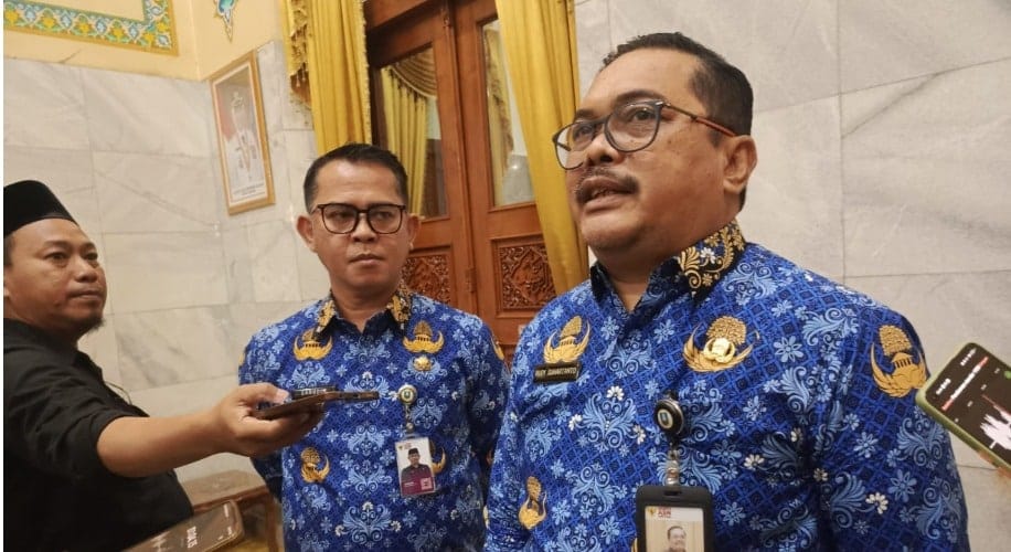 Tunjangan Hari Raya ASN Pemkab Serang 2025 akan dibayarkan bertahap mulai 18 Maret, dengan anggaran Rp80 miliar.