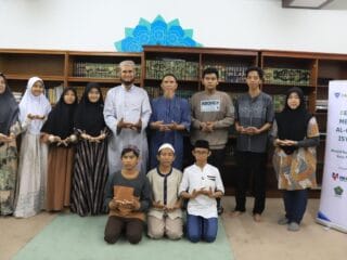 Masjid Raya Al-A'zhom Kota Tangerang adakan program belajar mengaji untuk tunarungu, mendukung kesetaraan dalam pendidikan agama.