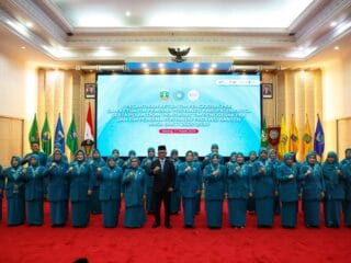 Gubernur Banten Andra Soni lantik TP PKK dan Pembina Posyandu 2025-2030, dorong peran keluarga dalam pembangunan daerah.