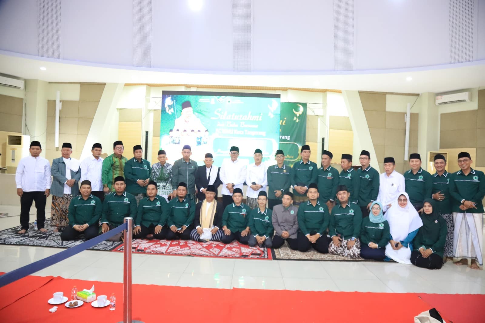 Ma’ruf Amin mengajak Nahdliyin untuk berkontribusi dalam pembangunan bangsa dan negara dalam acara buka puasa bersama di Tangerang.