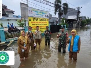 Dinkes Kota Tangsel lakukan pemeriksaan kesehatan untuk warga terdampak banjir guna mencegah penyakit selama Ramadan.
