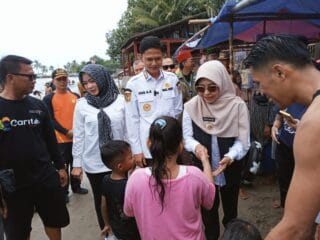 Bupati Pandeglang inspeksi lokasi wisata di Carita untuk pastikan kenyamanan dan keselamatan wisatawan selama libur Lebaran 2025.