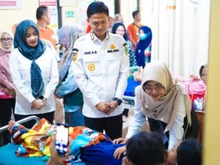 Bupati dan Wakil Bupati Pandeglang memantau pelayanan kesehatan pasca Lebaran, memastikan kualitas layanan bagi masyarakat.