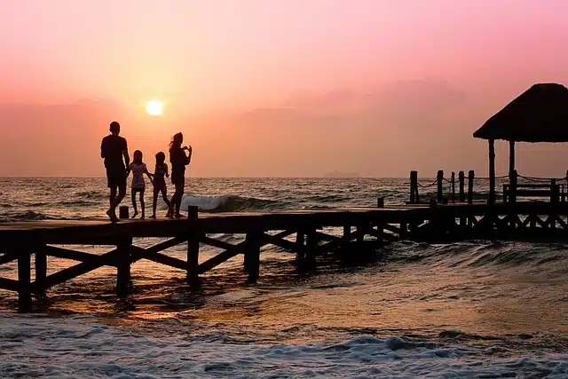 Rencanakan liburan nyaman dengan Cuma Travel! Nikmati perjalanan Jakarta-Semarang yang praktis dan efisien. Liburan tanpa stres!