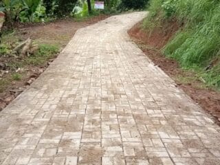 Pemdes Kaduronyok Prioritaskan Bangun Infrastruktur Jalan untuk Tingkatkan Perekonomian Desa