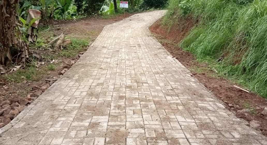 Pemdes Kaduronyok prioritaskan pembangunan infrastruktur jalan untuk tingkatkan perekonomian desa melalui Dana Desa tahap satu 2025.