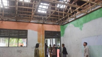Wabup Pandeglang, Iing Andri, tinjau sekolah rusak untuk rehabilitasi demi kenyamanan belajar siswa di SMPN 1 dan SMPN 2 Cimanuk