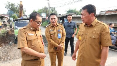 Bupati Tangerang meninjau perbaikan Jalan Cangkudu–Cisoka, menargetkan penyelesaian pada Juni 2025 untuk meningkatkan keselamatan pengguna.