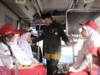 Pemerintah Kota Tangerang, di bawah kepemimpinan Wali Kota Sachrudin dan Wakil Wali Kota Maryono, telah menyelesaikan 100 hari kerja pertama.