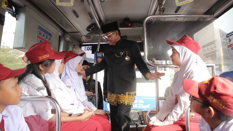 Pemerintah Kota Tangerang, di bawah kepemimpinan Wali Kota Sachrudin dan Wakil Wali Kota Maryono, telah menyelesaikan 100 hari kerja pertama.