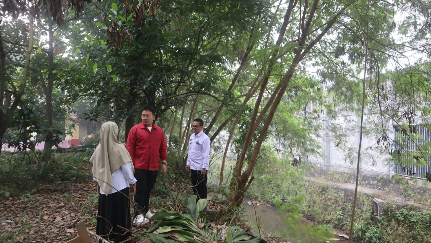 Abraham Garuda Laksono mendesak perbaikan pagar roboh SDN Medang 1 demi keselamatan siswa di Kabupaten Tangerang.