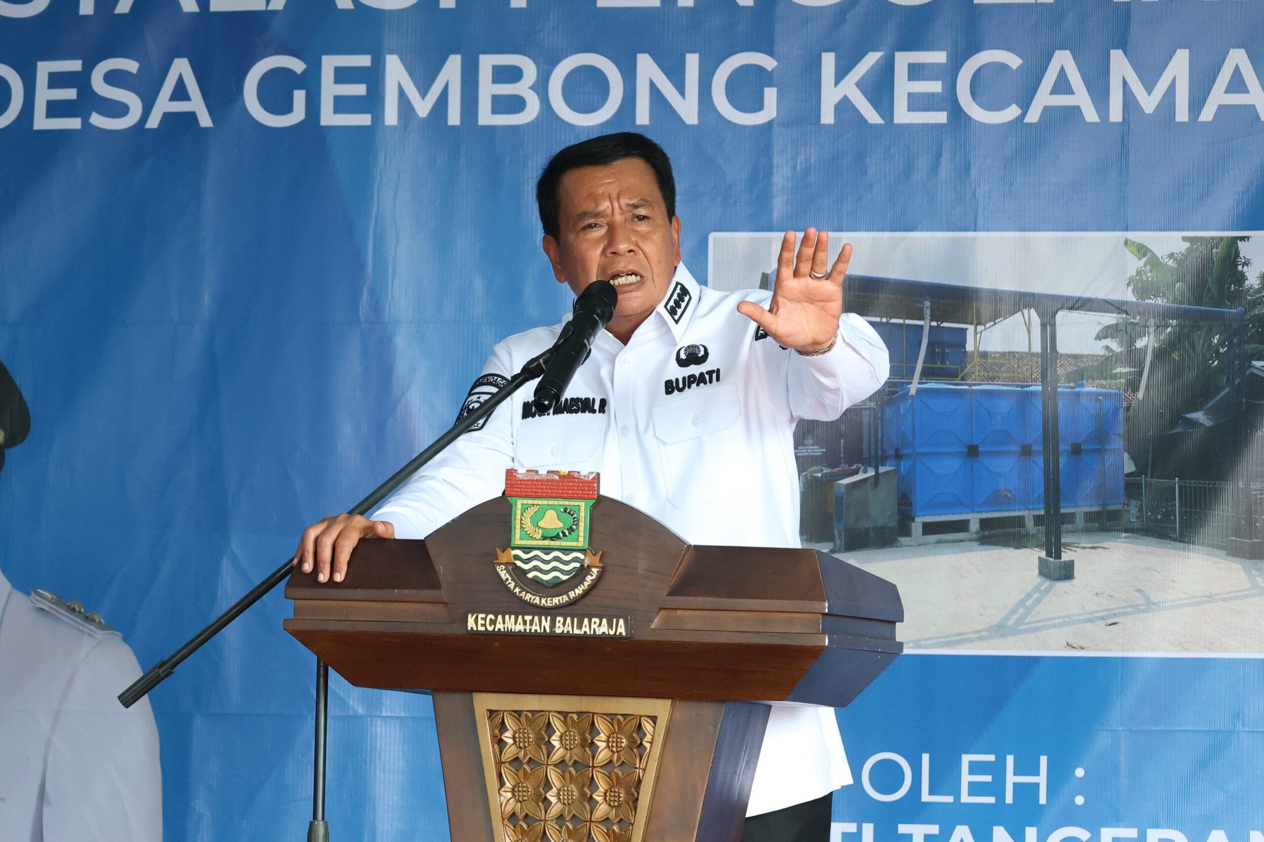 Bupati Moch Maesyal Rasyid, meresmikan Instalasi Pengolahan Air bersih di Desa Gembong untuk memenuhi kebutuhan air bersih masyarakat.