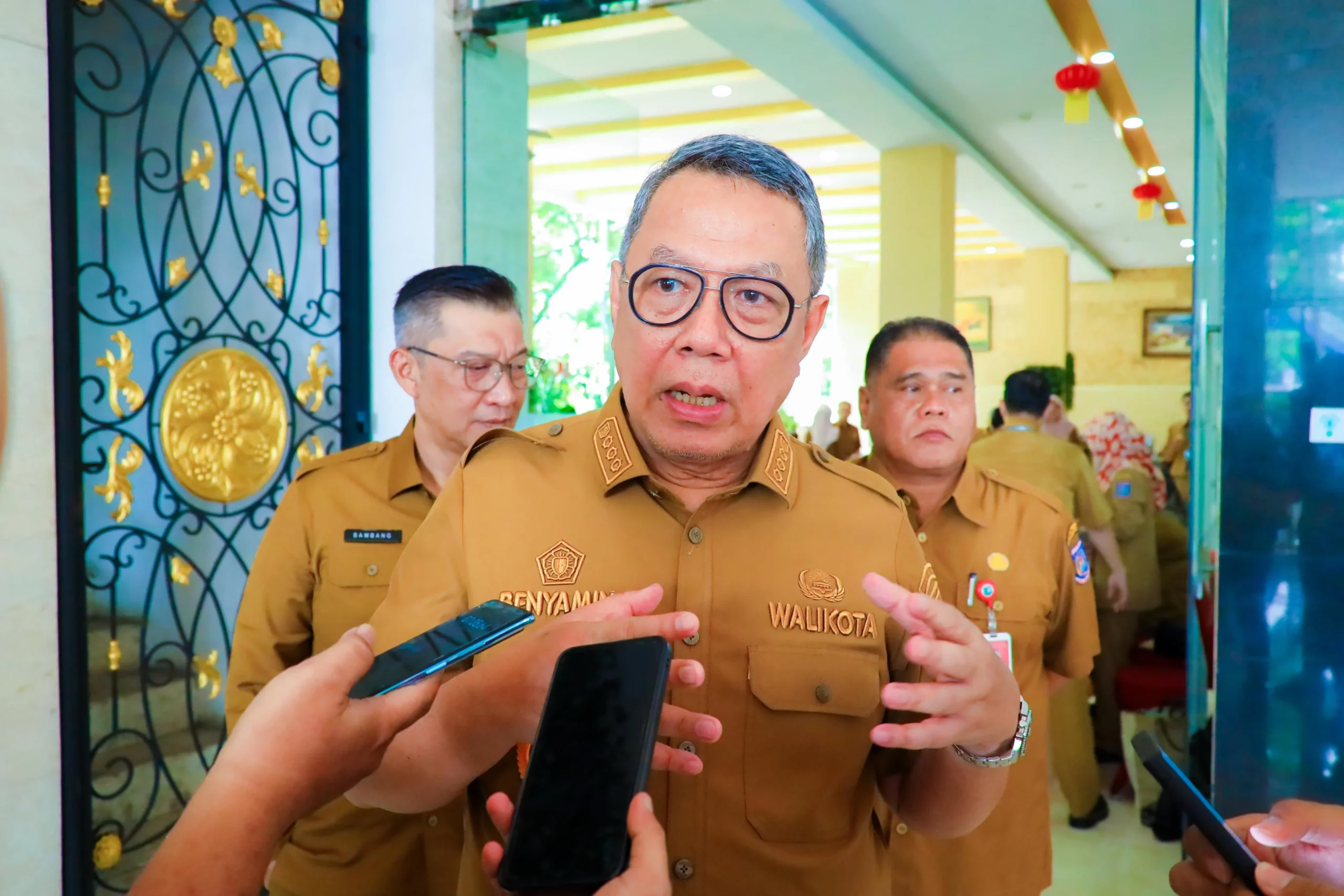 Wali Kota Tangerang Selatan, Benyamin Davnie, mengapresiasi respons cepat Polda Metro Jaya dalam menangani kericuhan di parkir RSU Pamulang.