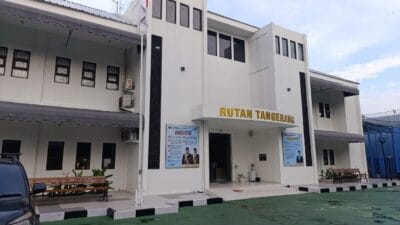 Charlie Chandra resmi ditahan di Rutan Kelas I Tangerang. Proses penerimaan tahanan dilakukan sesuai SOP dan perlindungan hak.