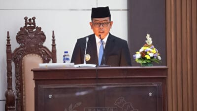 Gubernur Banten, Andra Soni, menyampaikan Nota Pengantar untuk dua Raperda, yaitu Penambahan Penyertaan Modal Bank Banten dan RPJMD 2025-2029