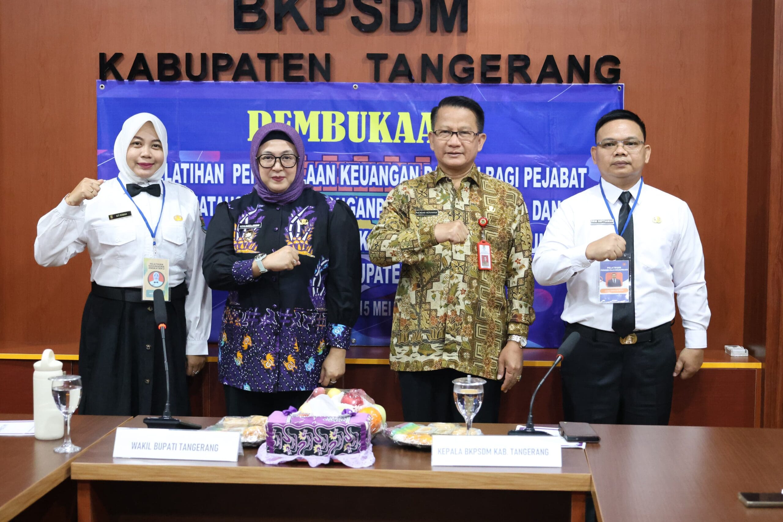 Pelatihan pengelolaan keuangan daerah dan kehumasan untuk ASN di Kabupaten Tangerang, fokus pada peningkatan kapasitas dan komunikasi.