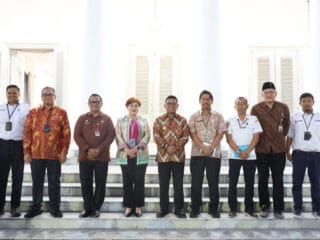 Gubernur Banten, Andra Soni, menjajaki pelayanan transportasi publik untuk meningkatkan konektivitas masyarakat.