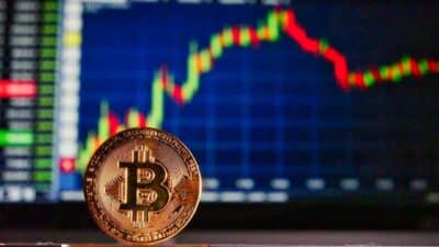 Temukan 10 kripto teratas yang harus diperhatikan di 2025. Siapkan strategi dan alat untuk menghadapi volatilitas pasar!