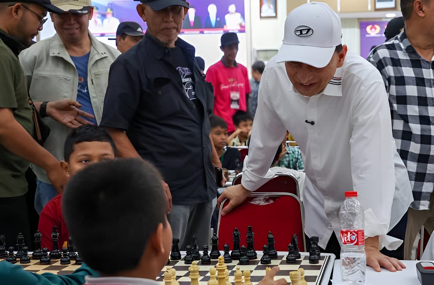 Wakil Gubernur Banten menekankan pentingnya catur dalam pembentukan karakter anak pada Kejuaraan Catur Bupati Tangerang Cup 2025.