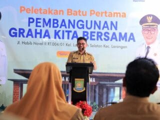 Pemerintah Kota Tangerang memulai pembangunan Graha Kita Bersama (GKB) yang ditandai dengan peletakan batu pertama oleh Wali Kota Sachrudin.