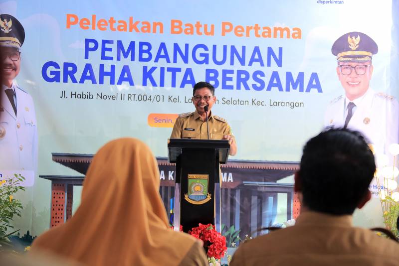 Pemerintah Kota Tangerang memulai pembangunan Graha Kita Bersama (GKB) yang ditandai dengan peletakan batu pertama oleh Wali Kota Sachrudin.