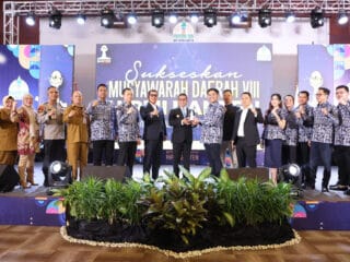 Gubernur Banten, Andra Soni, mengajak semua pihak untuk mendukung pertumbuhan ekonomi 8 persen dalam pembukaan Musda VIII BPD HIPMI Banten.