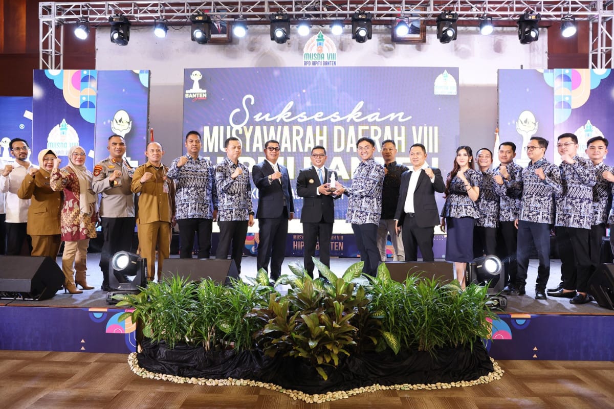 Gubernur Banten, Andra Soni, mengajak semua pihak untuk mendukung pertumbuhan ekonomi 8 persen dalam pembukaan Musda VIII BPD HIPMI Banten.