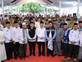 Wakil Gubernur Banten, mengingatkan jamaah haji Kloter 35 Kota Serang untuk menjaga kesehatan dan saling mendukung selama ibadah haji.