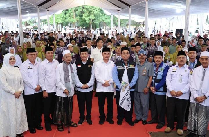 Wakil Gubernur Banten, mengingatkan jamaah haji Kloter 35 Kota Serang untuk menjaga kesehatan dan saling mendukung selama ibadah haji.