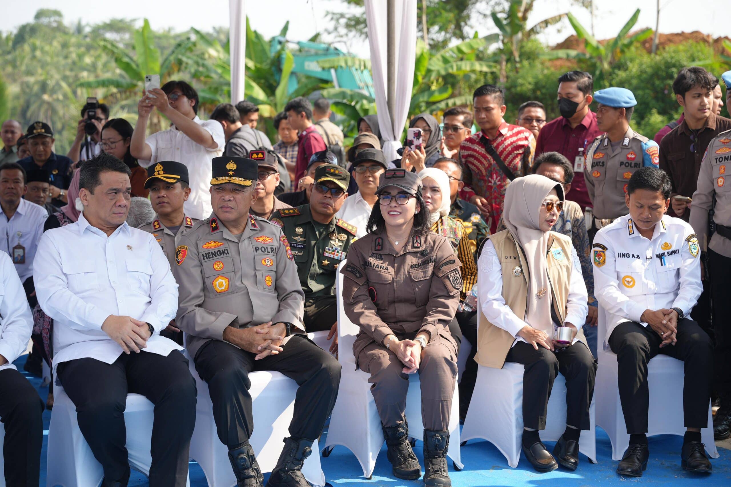 Peluncuran Koperasi Desa Merah Putih di Banten, didukung oleh pemerintah dan kepolisian, bertujuan meningkatkan ekonomi lokal.