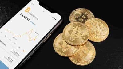 Industri kripto tumbuh pesat di Indonesia, menawarkan potensi ekonomi yang lebih sehat dibanding judi online. Temukan perbedaannya!