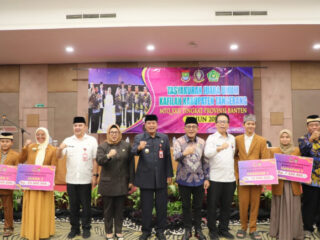 Bupati Tangerang merayakan Juara Umum MTQ XXII Provinsi Banten 2025, menekankan pentingnya persiapan dan kecintaan terhadap Al-Qur'an.