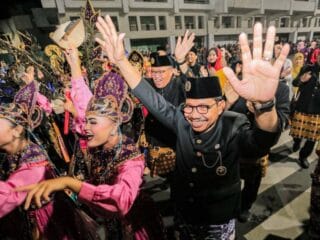 Pemerintah Kota Tangerang tampilkan seni dan budaya khas di Munas VII Apeksi 2025, termasuk Silat Bhe Si/Beksi, Barongsai, dan Tari Topeng.