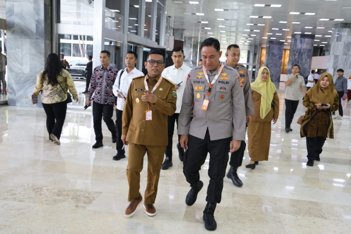 Gubernur Banten, Andra Soni, menegaskan pentingnya penanaman nilai Pancasila di kalangan generasi muda dalam Sarasehan Kebangsaan.