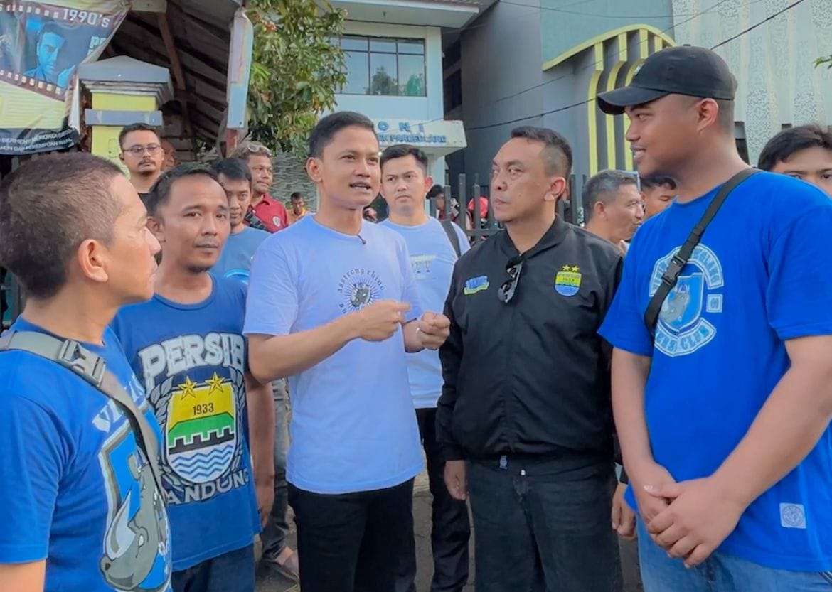 Wakil Bupati Pandeglang, Iing Andri Supriadi, mengadakan Nonton Bareng pertandingan Persib Bandung vs Persis Solo di Gedung Graha Pancasila.